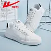 Zapatos Blancos Genuinos para Parejas Zapatos de Hombre 2024 Verano Nuevas Zapatillas Blancas Deportivas Casuales Pies Planos