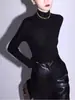 Camiseta de Punto Simple Gris de Cuello Alto Medio Francés de Alta Gama para Mujer Otoño e Invierno Suéter Ajustado con Top en Capas