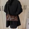 Bolso plisado de moda para mujer, bolso de hombro de alta gama, estilo coreano, informal, estilo dumplings, para invierno 2025