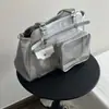 Nova Bolsa Estilo Moto Retrô 2026 Única Ombro Transversal Nicho Design Único Grande Capacidade Para o Dia a Dia Compartimento Oculto Para Mulheres