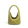 Comércio Exterior Novo Padrão Espinha de Peixe Tecido à Mão Bolsa Feminina Cesta de Vegetais Bolsa de Mão Bolsa Balde Elegante Versátil Bolsa de Ombro Único Transversal