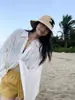 Mesmo Estilo da Qiao Mei! Camisa Listrada de Manga Longa para Mulheres, Camisa com Proteção Solar Levemente Transparente, Top Texturizado Relaxado