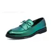 Zapatos de cuero de punta estilo británico para peluquero, zapatos formales casuales tipo mocasín de talla grande con borlas, zapatos para hombre europeos y americanos