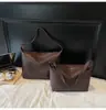 Bolsa Tote Casual Retrô Transfronteiriça Feminina 2025 Nova Moda Superfície Macia Bolsa de Ombro para o Dia a Dia Grande Capacidade Bolsa Transversal