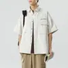 Camisa de trabalho da moda trendy de rua de manga curta para homens, jaqueta versátil de verão com caimento solto, camisa casual de manga curta estilo Hong Kong