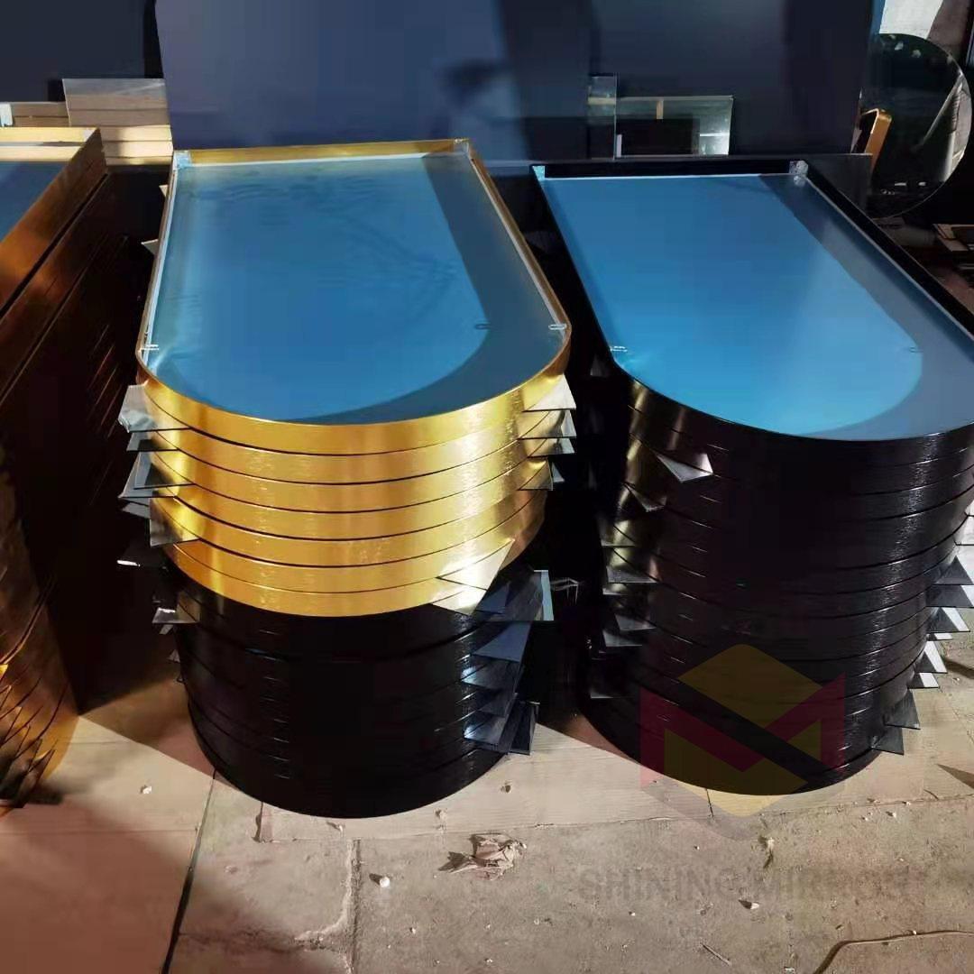 Aluminum frame mirror