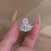 Anillo de plata pura con moissanita, diseño de corona de lágrima brillante y exquisito para mujer, lujo ligero, diseño elegante, anillo para el dedo índice, calidad de exportación