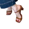 Sandalias de Verano 2026 Estilo Nuevo Retro Francés de Punta Cuadrada con Tacón Grueso para Mujer, Adelgazantes y que Aumentan la Altura, Sandalias de Correa Única Abiertas para el Trabajo