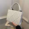 2024 Nova Moda Primavera Simples Ins Bolsa Tote Matelassada Grande Capacidade Ombro Transversal Versátil para Mulheres