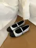 Sapatos de Salto Único Redondos Elegantes Estilo Chanel com Blocos de Cor e Fundo Plano para Mulheres, Novos Sapatos Mary Jane Prateados Retrô Franceses 2026