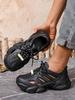 Zapatos de Agujeros Torre Moda Deportiva para Hombre Verano 2025 Para Usar Afuera Suela Gruesa Nueva Elevadores para Caminar en el Agua Rastreo de Lugares Apartados Zapatos