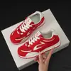 Moda Casual de Moda Extranjera Nueva para Primavera y Otoño Zapatos de Entrenamiento Alemanes Casuales de Moda para Mujer Mocasines de Suela Gruesa Delgada Transfronterizo