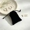 Bolsa Negra Afelpada con Cordón 5*7cm Bolsa para Guardar Joyería Anillo Collar Pendientes Bolsa de Franela a Prueba de Polvo