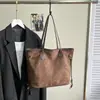 Bolso de Hombro de Gran Capacidad Bolso Tote Europeo y Americano 2025 Otoño e Invierno Nuevo para Viajes Cotidianos Casual Simple Color Sólido Bolso Grande Simple