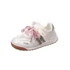 Zapatillas Blancas de Malla Transpirable para Mujer, Nuevo Estilo Verano y Otoño 2025, con Cordones, Punta Ancha, Zapatos de Entrenamiento Alemanes, Zapatillas Casuales de Diseño de Nicho