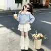 Conjunto de dos piezas: top preppy de manga larga estilo coreano de moda con cuello marinero y una dulce falda escalonada con ribete de encaje