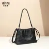 Bolso Tejido a Mano Casual y de Moda 2025 Nuevo Estilo Personalizado Casual Bolso Nube Diseño de Nicho Bolso de Hombro Estilo Occidental para Mujer