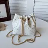Bolsa de ombro transversal estilo coreano com poá, tendência 2026, com cordão, moda simples, elegante, com corrente, modelo balde