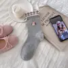 ¡Cachorrito Súper Lindo Desbloquea la Primavera! Calcetines de Perro con Etiqueta de Tela de Dibujos Animados Sin Costuras Estilo Coreano, Calcetines de Media Caña Bloque de Color Estilo Preppy para Mujer
