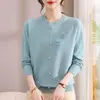 Elegante Top para Madres Colección Otoño 2026, Suéter Redondo de Punto con Flores Tridimensionales, Ropa de Punto Tallas Grandes para Mujeres de Mediana Edad y Mayores