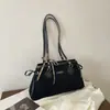 Bolso Maillard de Felpa Gamuzada para Mujer 2026 Nuevo Otoño Retro Bolso de Hombro Único para el Trabajo Bolso de Axila Exquisito Versátil