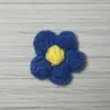 Flor de Pompones Hecha a Mano con Ganchillo Lana Flor de Ganchillo Hecha a Mano Sombrero Flor de Ganchillo Pasador Accesorios para el Cabello Broche para Ropa Accesorios de Flores Pequeñas Flor al por Mayor