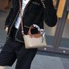 Bolsa feminina transversal, bolsa quadrada pequena leve, de couro bovino, com camada de bronzeamento vegetal, nova, casual, de ombro, simples, 2024