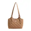 Bolsa Tote Pequena Acolchoada Simples Casual com Diamantes para Mulheres 2026 Nova Bolsa de Ombro Único com Toque de Luxo Leve para Passeios, Deslocamento, Bolsa de Mão