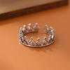 Anillo de apertura de personalidad hueco de flor de corona antigua vintage accesorios para mujer al por mayor