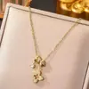 Moda Coreana y Japonesa Versátil Collar de Múltiples Círculos Huecos Flor de Cuatro Hojas Exquisito Lujo Ligero Simple Cadena para Clavícula Floral Joyería