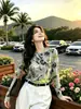 C08Malha Dupla Moda Versátil Emagrecedor Elegante Gaze Tipo Pele Camiseta de Manga Longa Gola Redonda Top Estampado