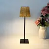 Luminária de Mesa Recarregável de Rattan Artesanal Retrô USB Balcão de Bar Restaurante Sala de Estar Quarto Mesa Decoração de Atmosfera Luminária de Mesa Regulável