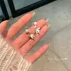 Colección Gentle ~ Aretes de Borla Pequeña Cola de Pez Perla Mariposa Diseño Nicho Lujo Ligero para Mujer Aretes Elegantes