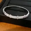 Pulseira com Fivela Quadrada de Zircônia Banhada a Ouro 18K Real Personalidade Exquisita Versátil Moda Pulseira Joia de Mão de Luxo Leve Nicho