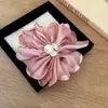 Tiara Exquisita de Pérolas, Rabo de Cavalo Menina, Elástico de Cabelo Elegante, Prendedor de Cabelo Doce com Design de Flores, Tiara Elástica de Cabelo