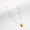 Colar Pingente de Maçã Esculpida Banhado a Ouro para Mulheres, Corrente para Clavícula, Estilo de Natal, Fofo e Doce, Fresco e Auspicioso