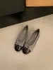 Primeiro Encontro: Sapatos Mary Jane Ji Wanwan com Laço e Bico Baixo para Mulheres, Novos Flats Slip-On para o Trabalho 2026