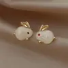 Pendientes de Conejo Pequeños y Exquisitos de Moda Estilo Coreano para Mujer Pendientes Lindos y Dulces Pendientes de Diseño de Temperamento Simple Venta al por Mayor