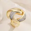Anillo de Zirconia con Electrochapado de Oro Real Aogu, Venta Caliente Transfronteriza, Moda, Lujo Accesible, Combinación de Colores, Anillo Retro de Gama Alta de Nicho para Mujer