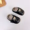 Suministro Directo de Fábrica Zapatos Nuevos de Primavera para Niños y Niñas Estilo Coreano Zapatos de Princesa Bordados Suela Suave Zapatos Pequeños de Cuero para Bebé Zapatos para Niños Pequeños