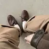 Estilo Britânico Old Money Mocassins de Cadarço em Couro Lavado Primavera 2026 Salto Baixo Robusto Bico Redondo Couro Genuíno Boca Profunda Sapatos Individuais para Mulheres