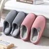 Pantuflas de algodón de felpa gruesa con suela gruesa para invierno para parejas en interiores, pantuflas peludas cálidas y cómodas para el hogar antideslizantes