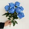 Coloque um buquê de 7 rosas sweetheart para o auditório de casamento floral fileira de flores macias base de decoração de caminho rosa em estoque