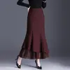 Saia midi de crochê irregular em retalhos estilo sereia para mulheres, nova coleção outono 2026, saia longa fluida e modeladora, elegante e estilosa para o trabalho