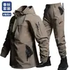 Jaqueta impermeável transfronteiriça para primavera e outono, corte solto, multi-bolsos, respirável, uniforme de treinamento para ciclismo em soft shell, vestuário de trabalho durável feito em fábrica