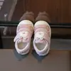 Sapatos Andadores Respiráveis para Bebê Primavera e Outono 2026 Unissex Malha Desenho Animado Bebê Criança Pequena Antiderrapante Solado Macio Esportivos Funcionais