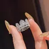Anillo de Huevo de Paloma de Diamante Mosan Tallado Vintage para Mujer Diseño de Nicho Sensación Fresca Exquisito Lujo Ligero Anillo de Plata de la Edad Media