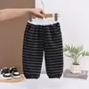 Calças de Lã Forradas para Meninos Outono e Inverno, Calças Longas Finas de Lã para Bebês, Calças Xadrez de Lã Integradas Quentes Estilosas para Crianças Tendência