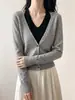 Camiseta de Manga Larga con Cuello Halter Falsa de Dos Piezas para Mujer, Nuevo Diseño de Otoño con Apariencia Única y Hermosa, Top de Punto Muy Atractivo 10192