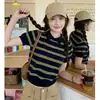 Top de punto a rayas con cuello polo estilo universitario coreano, manga corta para mujer, para principios de otoño, corte ajustado, diseño versátil en blanco